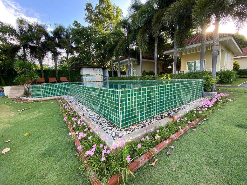 Ruen Maihom Riverside Cottage Kanchanaburi Exterior foto