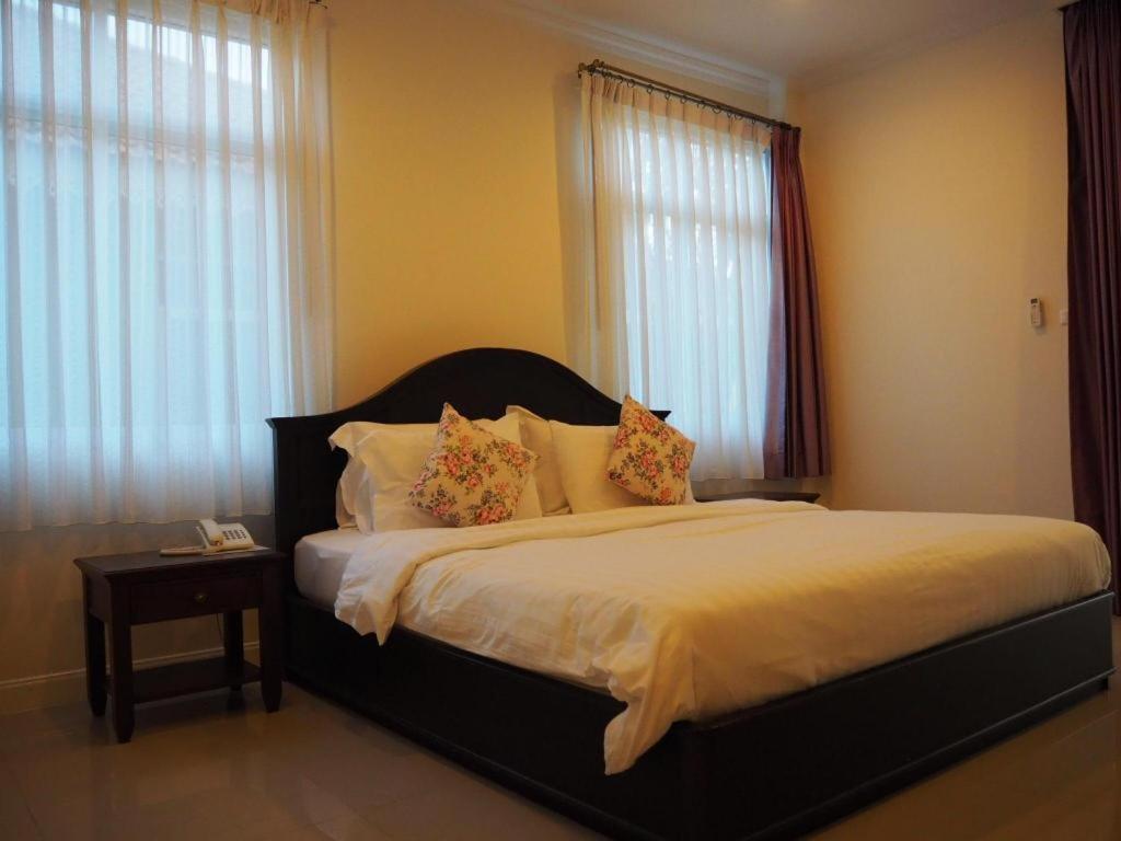 Ruen Maihom Riverside Cottage Kanchanaburi Exterior foto