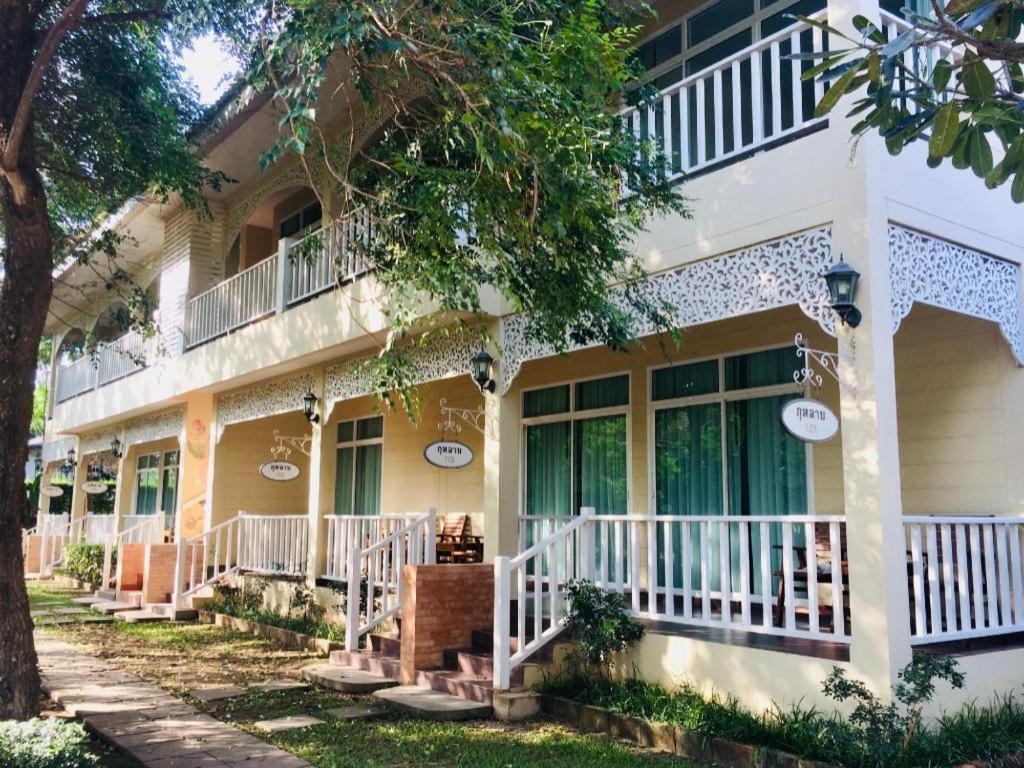 Ruen Maihom Riverside Cottage Kanchanaburi Exterior foto