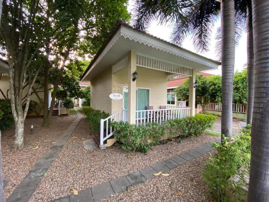 Ruen Maihom Riverside Cottage Kanchanaburi Exterior foto