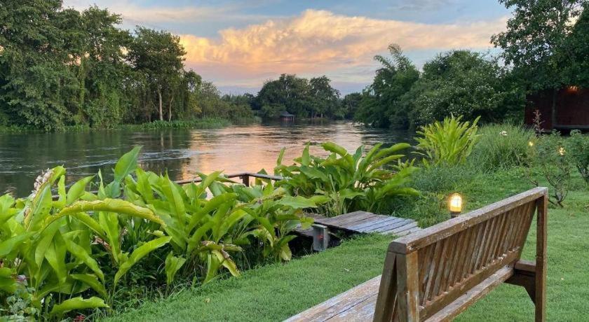 Ruen Maihom Riverside Cottage Kanchanaburi Exterior foto